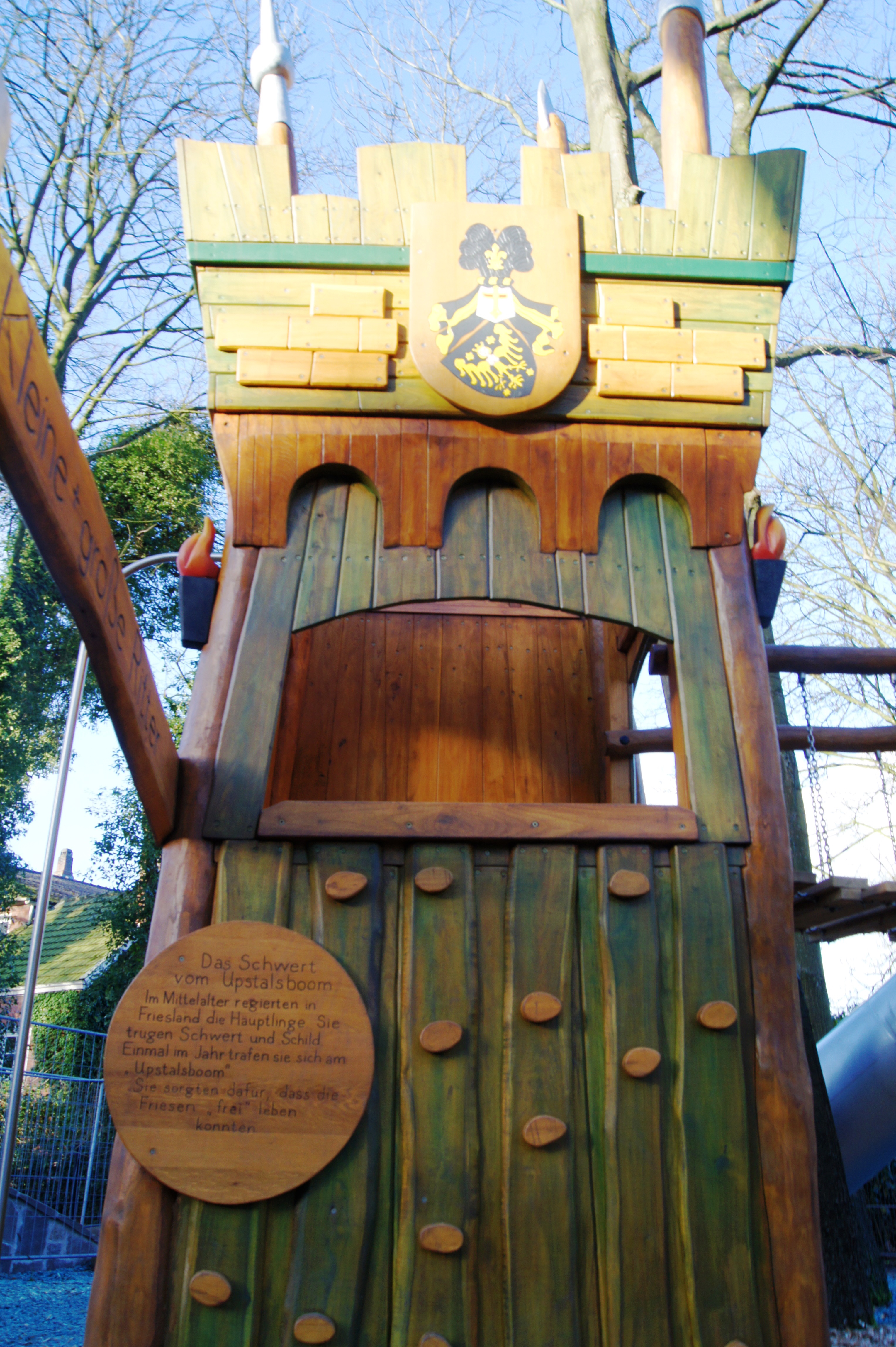 Spielturm auf dem Spielplatz