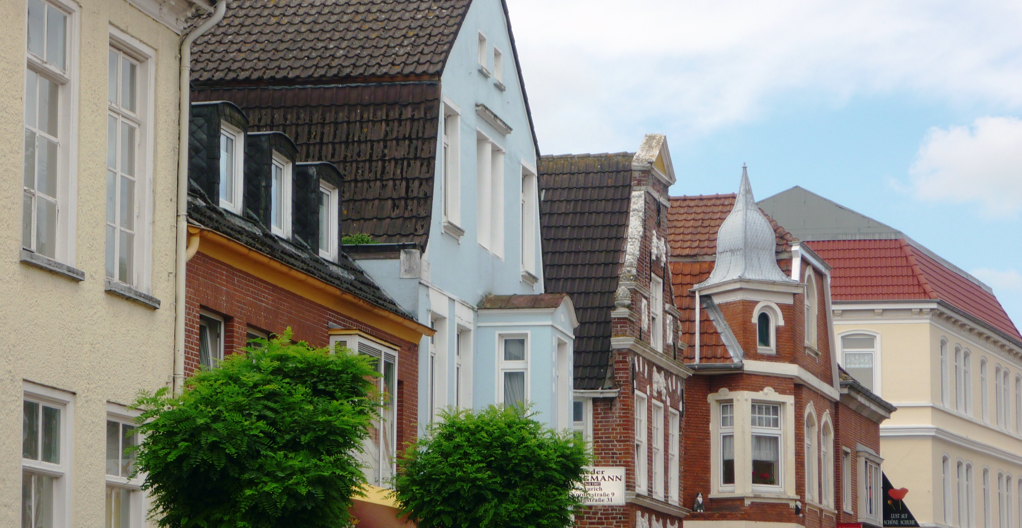 Blick auf Häuser und Giebel in der Innenstadt